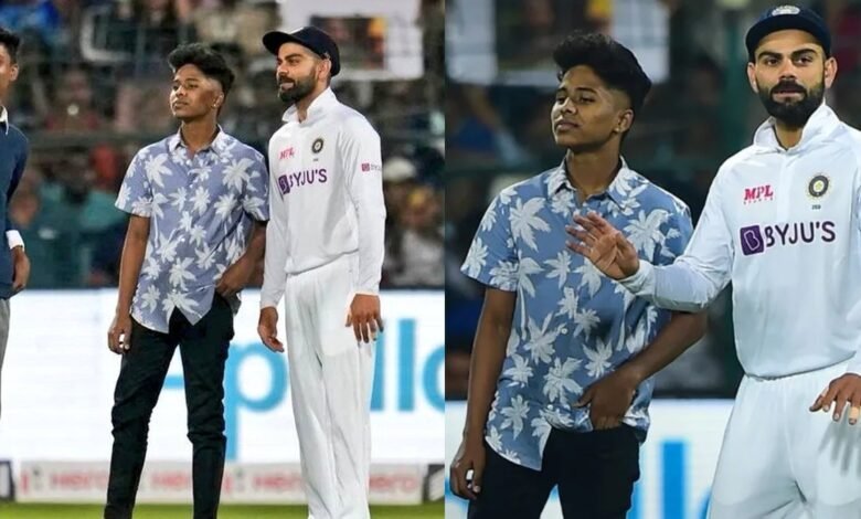 selfie with Virat Kohli on Day 2 in Bengaluru